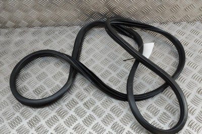 Garnitura ușă st&amp;acirc;nga spate MAZDA CX-5 KF 2022 OEM: KB7W73760 | 31147449 foto