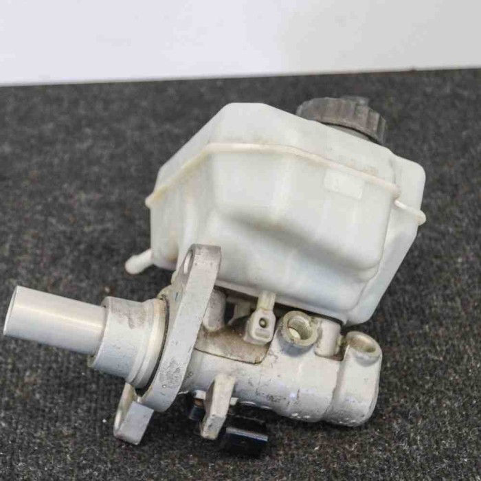 Cilindru de fr&acirc;nă VW PASSAT Variant B6 3C5 2006 2298203