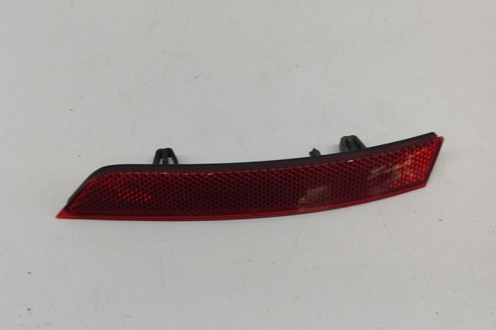 Reflector bara de protecție st&acirc;nga spate VW PASSAT Variant B8 3G5 2017 OEM: 3G0945103A 30249827