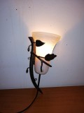 Veioza de perete lampa aplica cu abajur sticla mata alba in suport metalic floral din alama Suedia