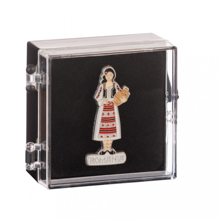 Insigna costum popular, MB109