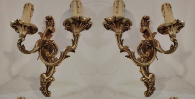Superba pereche de aplice din bronz masiv in stilul Rococo foto