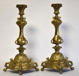 Pereche sfesnice alama ambutisata - model deosebit Grifoni / Vulturi - secol XIX