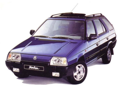 Arc fata Skoda Favorit Forman an 1988-1995 foto