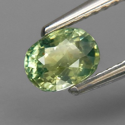 ~SAFIR NATURAL NETRATAT verde galbui 0,78 ct. Certificat de Autenticitate ! foto