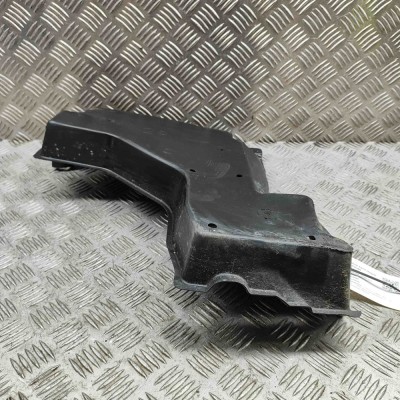 Scut motor st&amp;acirc;nga spate TOYOTA YARIS _P21_ 2023 OEM: 57628-K0020 foto