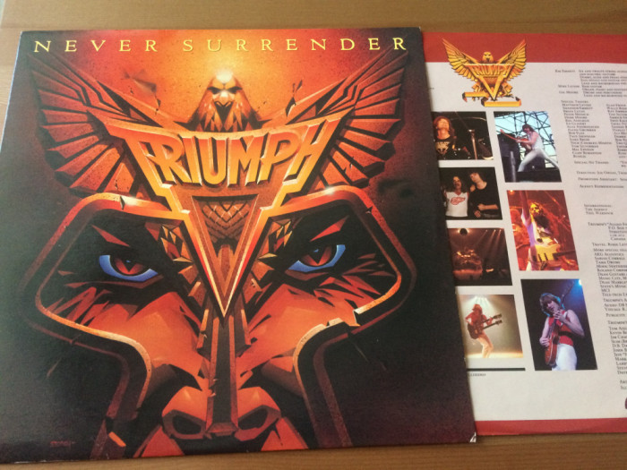 triumph never surrender 1982 disc vinyl lp muzica hard rock canada LAT 1150 VG+