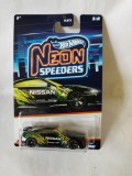 Bnk jc Hot Wheels 2023 - 2017 Nissan GT-R (R35) - Neon Speeders 3/8