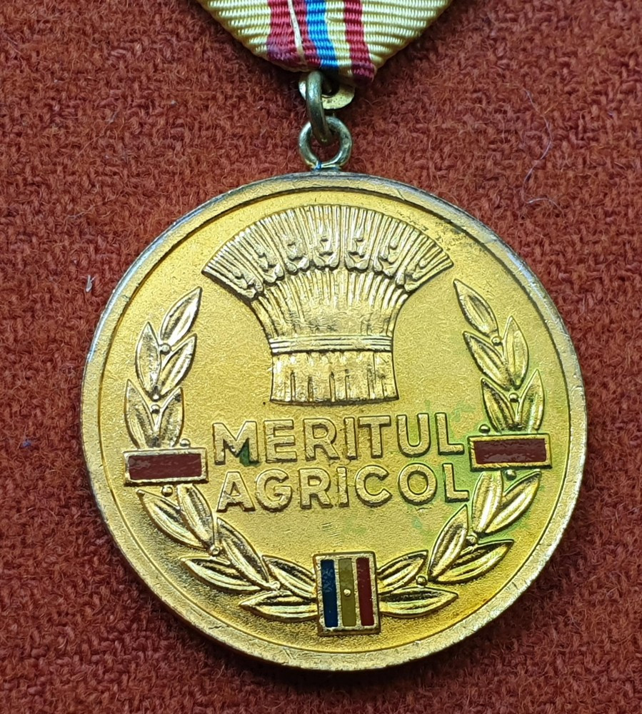 Medalia MERITUL AGRICOL cu bareta decoratie SUPERBA acordata in 1974  Ceausescu | Okazii.ro