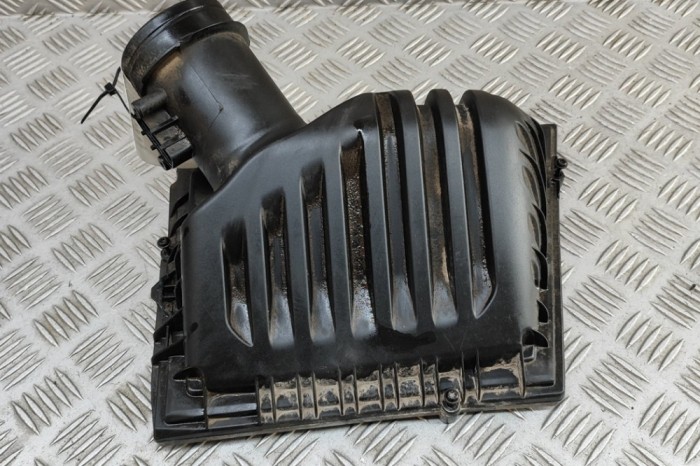 Carcasa filtru de aer (partea superioară) BMW X2 F39 2019 OEM: 8513916 | 31779630