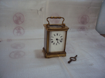 ceas vechi de voiaj,semineu,carriage foto