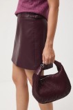 Medicine fusta culoarea bordo