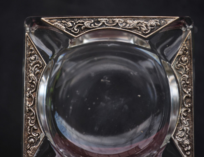 Scrumiera din sticla cu ornamente de argint cu titlul 0.835 Christoph Widmann
