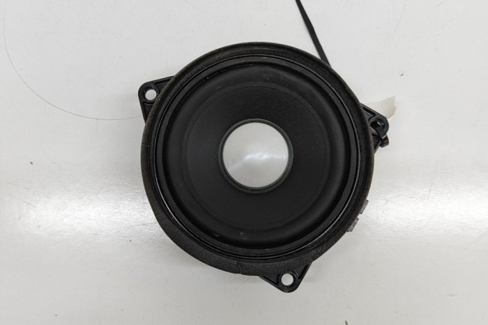 Difuzor ușă st&acirc;nga față BMW 3 F30, F80 2017 OEM: 9364956 | 31541342