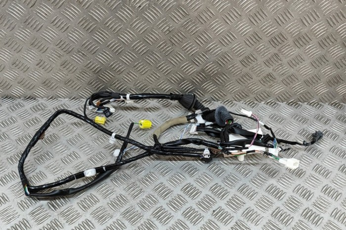 Cablaj ușă st&acirc;nga față TOYOTA YARIS CROSS MXP_ 2022 OEM: 82152-0DR60 28284446