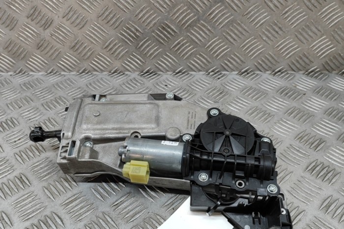 Motor soft close haion MERCEDES-BENZ EQC 2022 OEM: A0999064703,0390204178 | 27853459