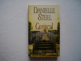 Conacul - Danielle Steel, Litera
