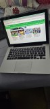 MacBook Pro A1278 PROCESOR INTEL CORE 2 DUO 2,4 GHz / RAM 6 GB /HARD 250 GB .SE VINDE CU INCARCATOR .