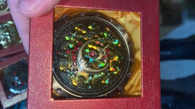 Oglinda de poseta, rotunda, aurie cu pietre multicolore 54 foto