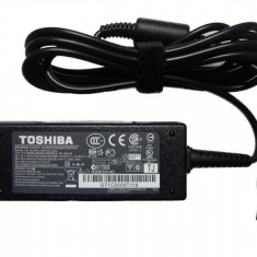 Alimentator laptop original Toshiba PA3743U-1ACA 19V 1.58A tip mufa 5.5mm x 2.5mm