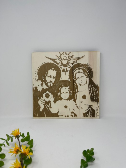 Tablou religios cu familia crestina din lemn gravat fata-verso