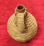 damingeana din lut invelita in panusi traditionala autentica artizinala handmade facuta de mana omului