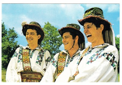 QW28 - Tematica arta populara 24 - costume populare - Curtea de Arges foto