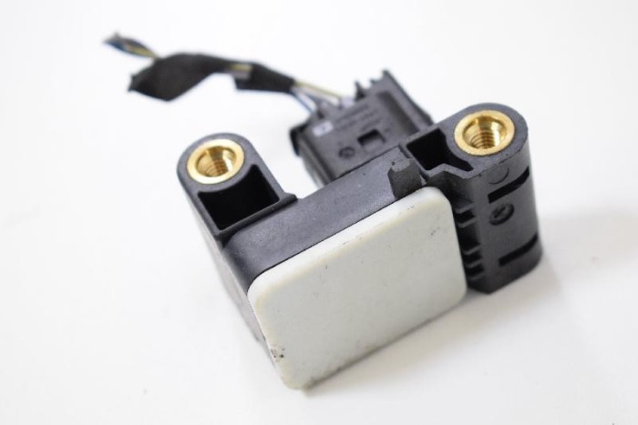 Senzor de impact st&acirc;nga față BMW 3 E90 2007 OEM: 6911003 2760989