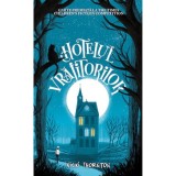 Hotelul vrajitorilor, Nicki Thornton, Rao