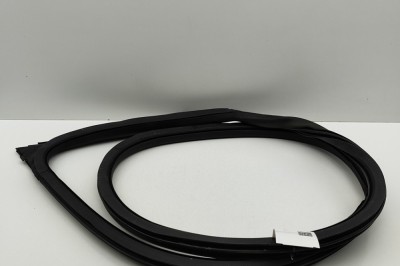 Garnitura ușă dreapta față AUDI E-TRON GT 2023 OEM: 9J1831722A | 31454231 foto