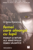 Femei care alearga cu lupii