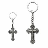 Cumpara ieftin Set 2 brelocuri cu cruce argintii 10,5 cm, pandantiv 5,4 x 3,3 cm, aliaj metalic patinat, accesorii religioase pentru femei si barbati sau marturii bo