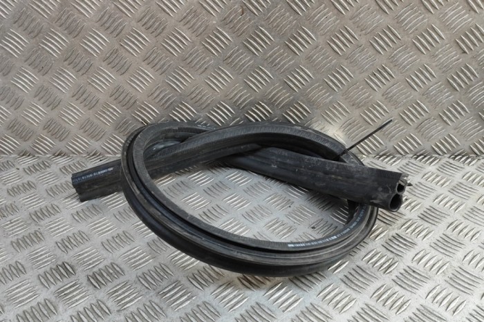 Garnitura de cauciuc motor PORSCHE CAYENNE Coupe 9YB 2023 OEM: 4M0823723 30744905