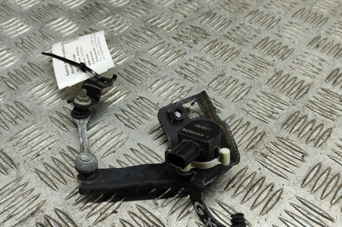 Senzor de nivel &icirc;nălțime st&acirc;nga spate HONDA CIVIC X Hatchback FC_, FK 2021 OEM: 52820-TGH-A01 | 27133946