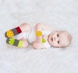 Set 4 Zornaitori si Sosete BabyJem pentru Bebesi, Jucarii Senzoriale +0 Luni, Bratari Velcro Multicolore