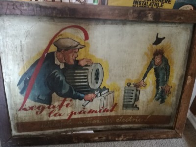 Afis romanesc pe tabla comunism protectia muncii &amp;quot;Legati la pamant utilajele&amp;quot; foto