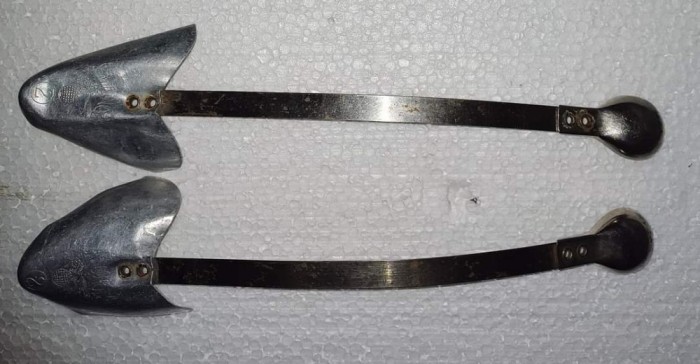 GE - O interesanta pereche de sanuri mai vechi &quot;MIGNON 2&quot; / aluminiu &amp; otel
