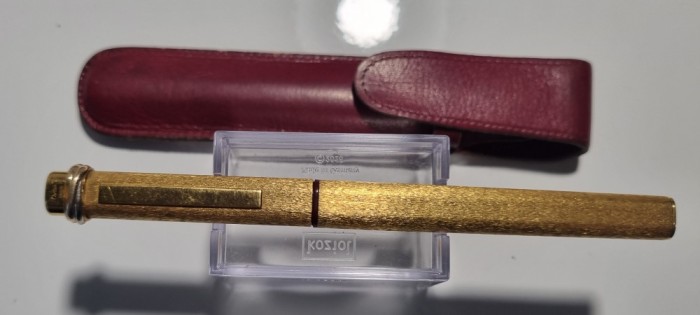 Stilou CARTIER VENDOME OVAL TRINITY RING cu penita de aur 18k