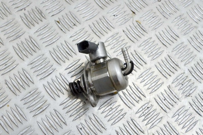 Pompa de combustibil AUDI A4 Avant 8W5, B9 2016 OEM: 04E127025B,0261520261 12646040