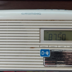 RADIO GRUNDIG MUSIC 61 . NU ARE SUNET !!