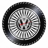 Ceas de perete decorativ realizat din disc de vinil, Model Janta si Anvelopa Volkswagen / VW, Negru, 30 cm