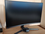 PC Gaming PREDATOR sistem cu monitor Samsung Curbat de 240 Hz