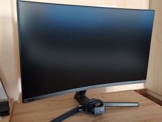 PC Gaming PREDATOR sistem cu monitor Samsung Curbat de 240 Hz