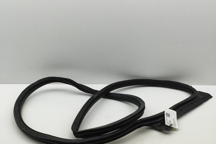 Garnitura ușă dreapta față AUDI E-TRON GT 2022 OEM: 9J1831722A | 30907821