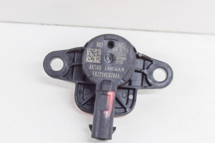 Senzor de impact st&acirc;nga față JAGUAR I-PACE X590 2020 OEM: FK72-14C676-AA | 12190066