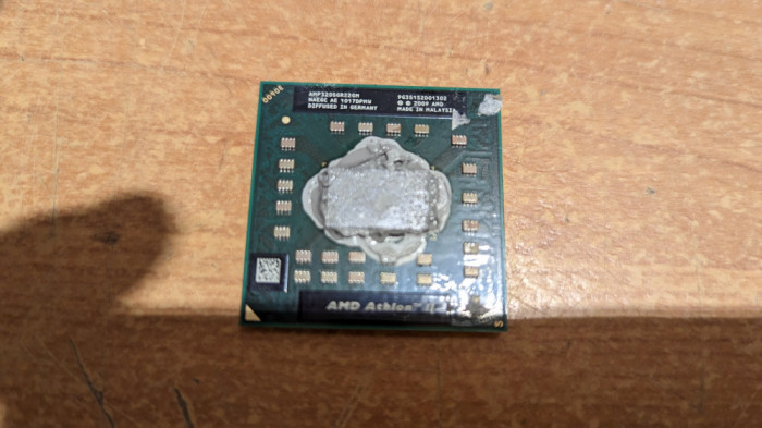 Procesor AMD Athlon II Dual-Core P320 AMP320SGR22GM Socket S1