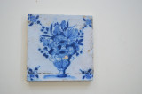 &quot;Vas cu flori&quot; placa ceramica de Delft sec 18