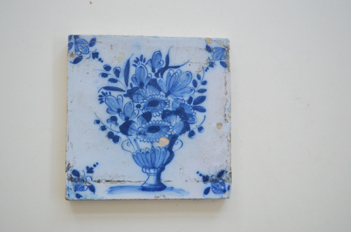 &quot;Vas cu flori&quot; placa ceramica de Delft sec 18