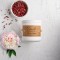 Lumanare parfumata handmade din ceara naturala de soia 100%, aroma de Piper roz si bujori, Recipient ceramic, 150 g