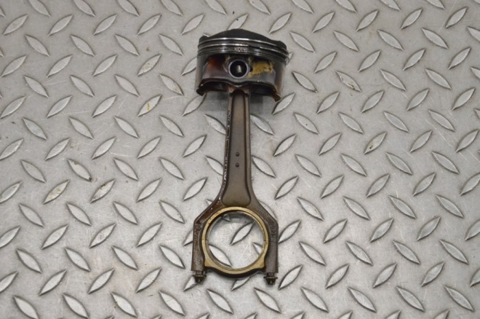 Piston BMW 5 E60 2008 OEM: 092 18027783